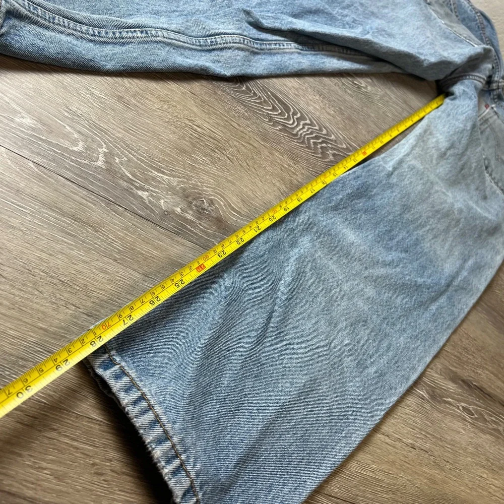 Levis 505 Regular Fit Jeans Mens 32x30 Light Wash Blue Straight Leg Distressed